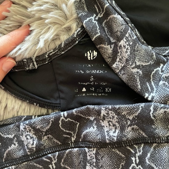 TYC active wear set - Picture 8 of 10